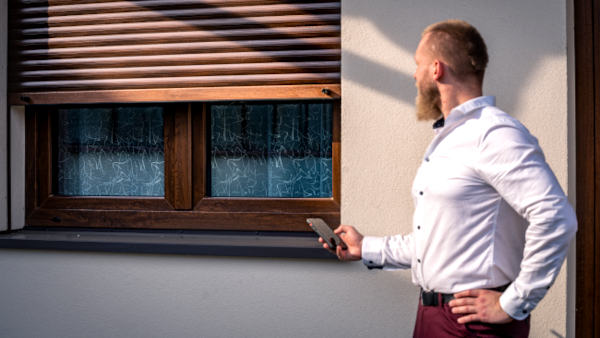 Steuerung der Außenbeschattung Steuerung des außenliegenden Sonnenschutzes